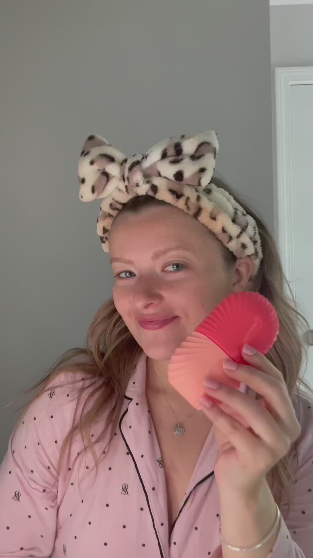 Sakura Silicone Face Ice Massager video